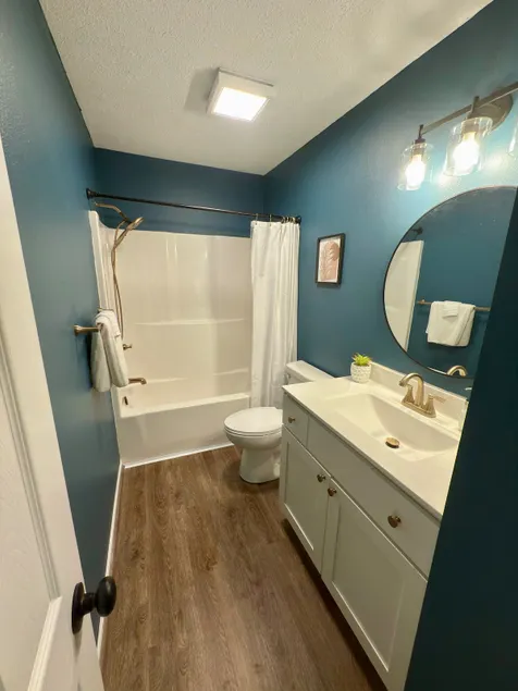 Hideaway A | 2bed 2bath | 1 Car Garage - Image 1