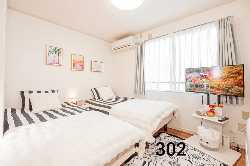 ​Check-in at 8am! 60 minutes to Narita | TDL 40 minutes | 2 beds | 5 minutes to Keisei Koiwa Station | Free WiFi & Coffee - Image 1
