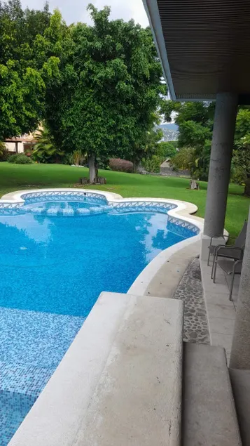 Elegant Burgos with Large Pool, Garden and Security - Image 1
