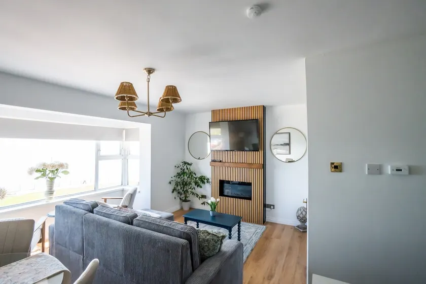 Tranquil Tides Oceanfront apartment Carrickfergus - Image 1