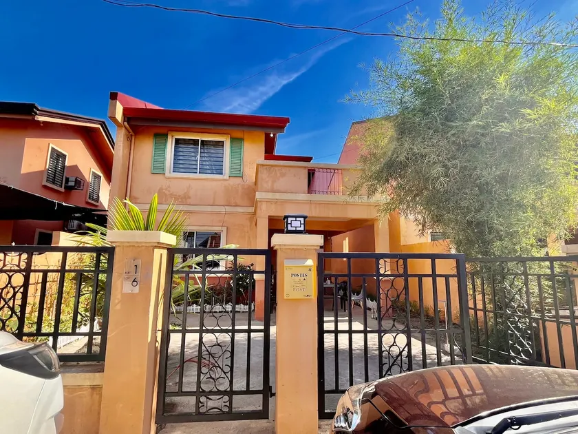Private Gated 2BR Home Near Malls |Wi-Fi & Parking - Image 1