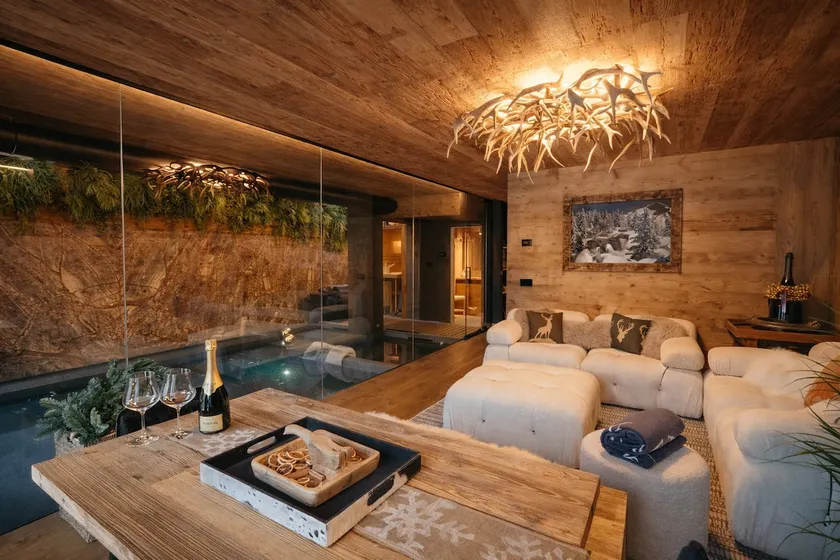 Luxury Chalet with private spa, pool, sauna + garden - Image 1