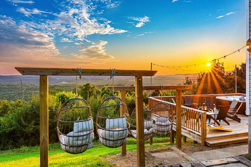 7BR Views, Arcade, OutdoorMovie, HotTub, BBQ, Golf - Image 1