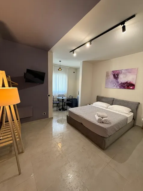 STAY-Five Purple Top Location Studio - Image 1