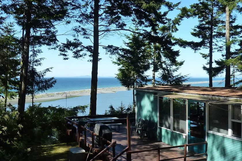 3 BR shorefront cabin on Dungeness Harbor - Image 1