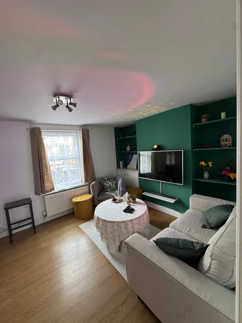 Ashford Home - Towncentre - Image 1