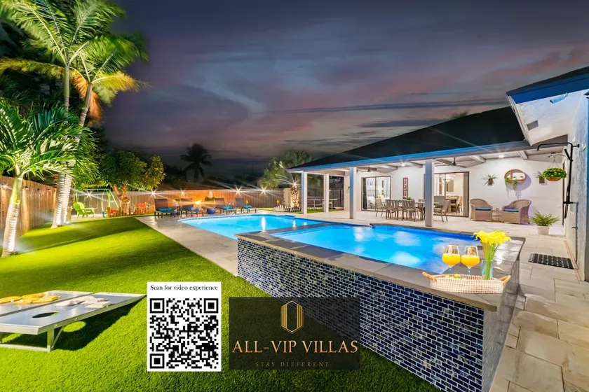 Grand Villa, Heated Pool, Spa, Games, Beach Nearby - Image 1
