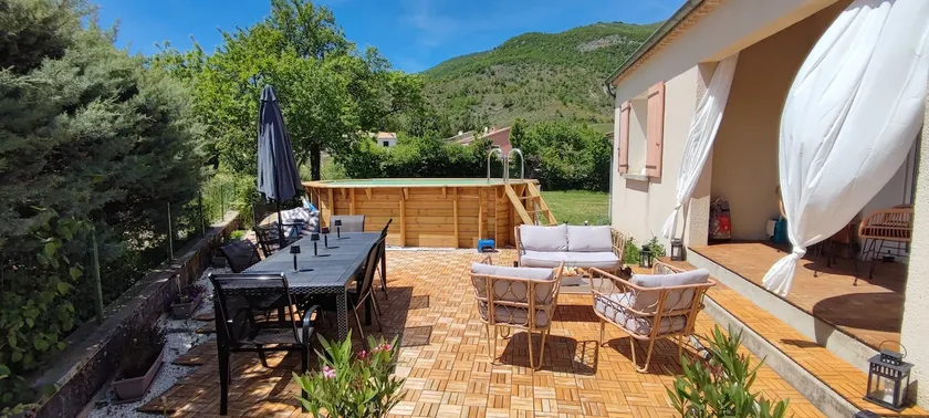 Charming house – Pool (private) & Nature - Image 1