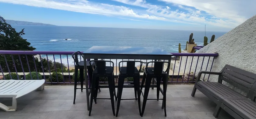 Steps to the beach, great view - Image 1