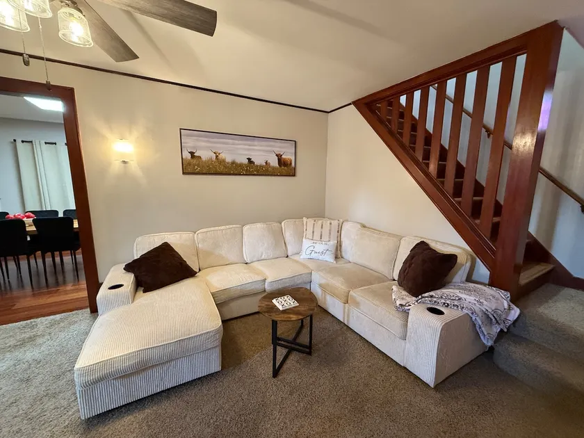 Cozy Corner Cottage - 4 Bed/2 Bath No Cleaning Fee - Image 1