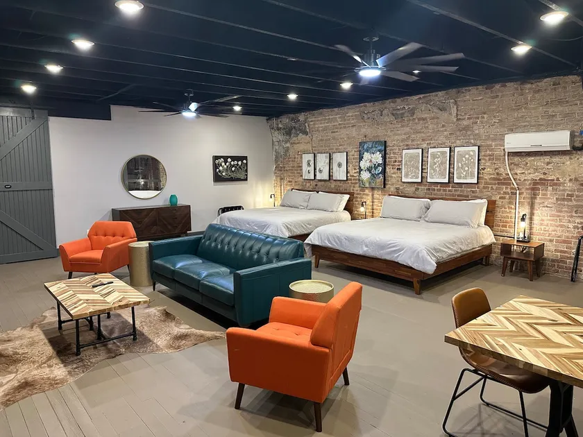 Livie's Loft - Image 1