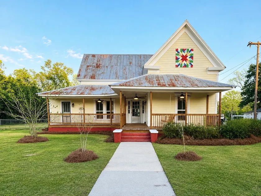 Pet Friendly • Fenced Yard • Near Statesboro - Image 1