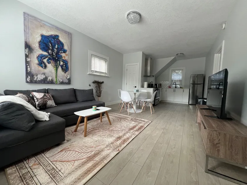 Cozy Hidden Gem in Kitchener - Image 1