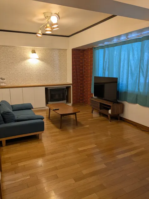 Free parking, private house. Ideal as a ”base camp” for sightseeing because it is conveniently located for getting around. - Image 1