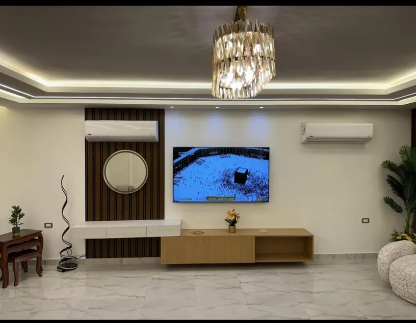 Unique 3-bedroom apartment - Image 1