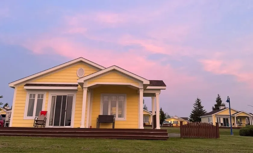 Beachfront Cottage - Image 1