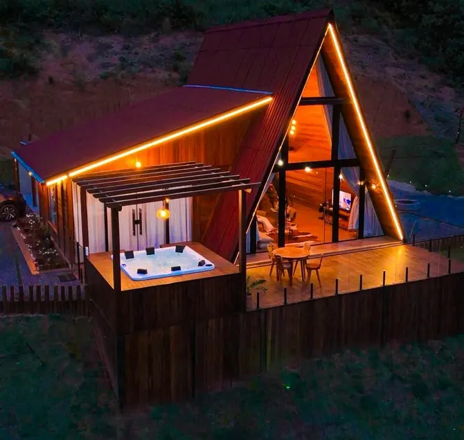 Chalet with Jacuzzi 8 km from Santa Teresa - Image 1