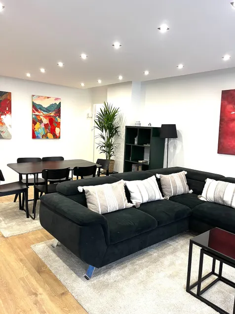 Les Lilas de Paris | Elegant 4-Room Apt & Parking - Image 1