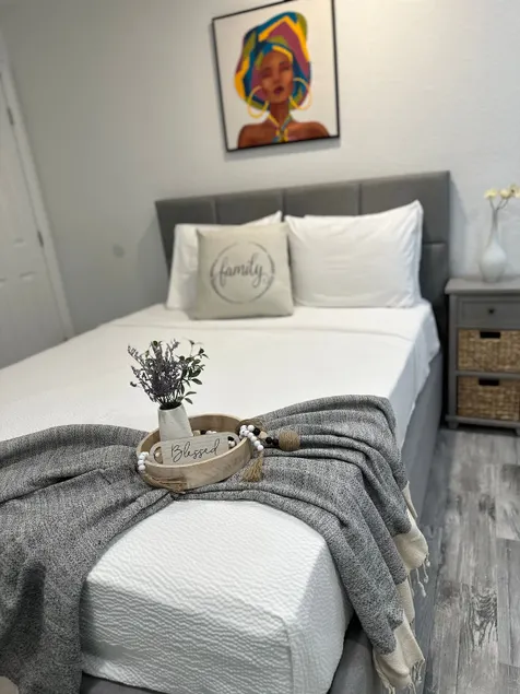 “The Harmony Suite” Near Airport & Attraction’s - Image 1