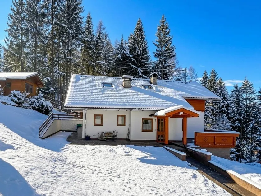 Holiday home between ski resorts and mountains - Image 1