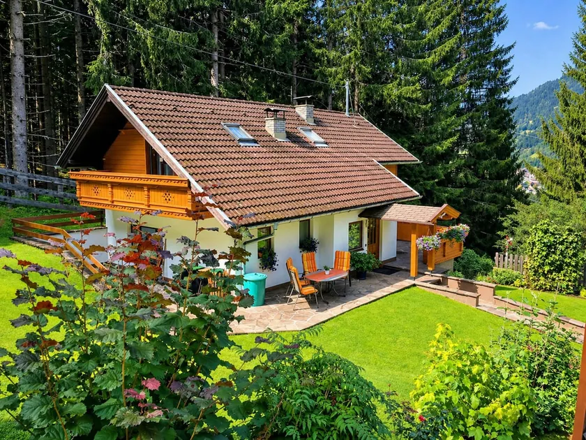 Holiday home between ski resorts and mountains - Image 1