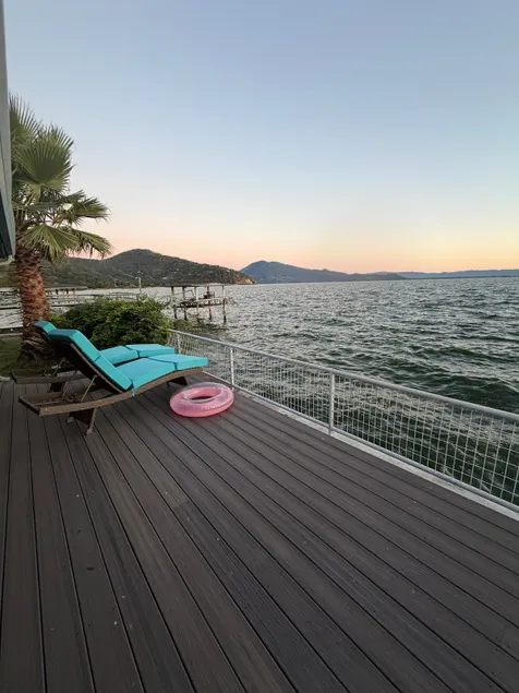 Awesome Lakefront Home with Amazing Lake Views - Image 1