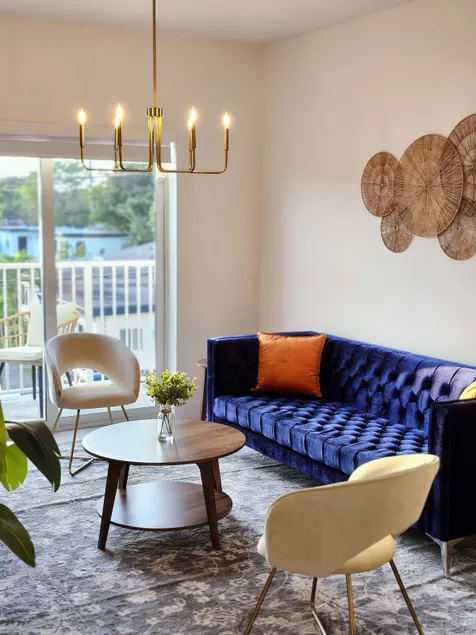 Luxury Condo | Free Parking | Great for Families - Image 1