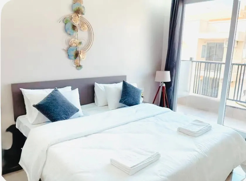 Bright & Cozy 1BHK Gurugram+Balcony|Sector42 - Image 1