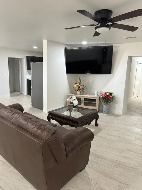 Comfortable 5 bedroom 4 bath. - Image 1