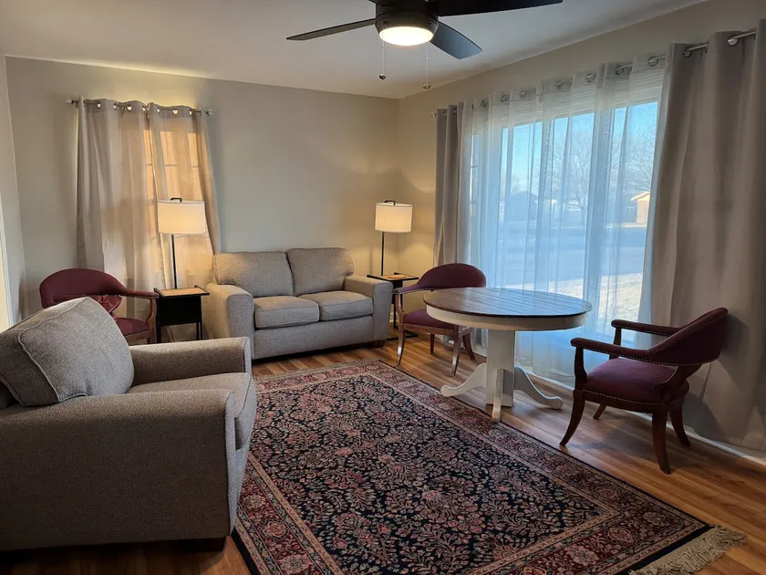 Fast WiFi Spacious NO Cleaning Fee Laundry - Image 1