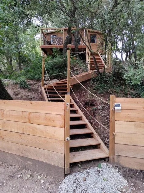 Jade's cabin - Image 1