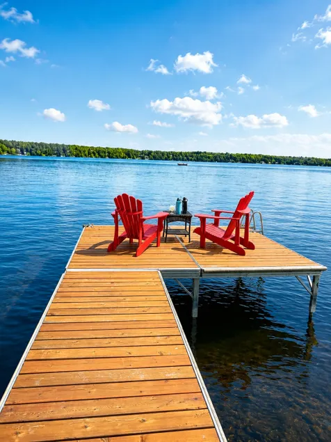 Lakefront 5BR Log Home | AC, Hot Tub, Sauna & Dock - Image 1