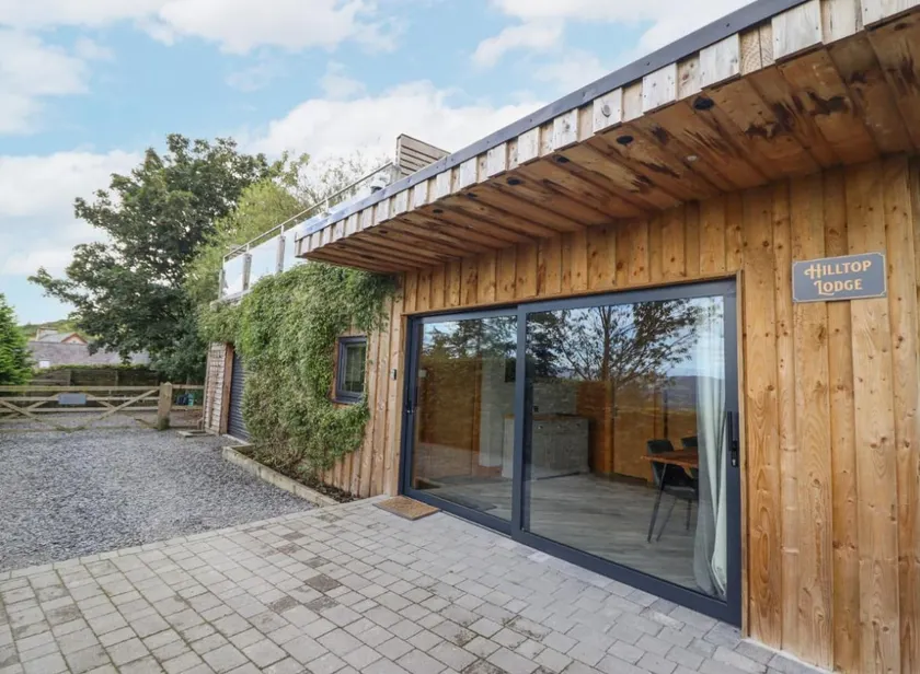 Hilltop Lodge - Image 1