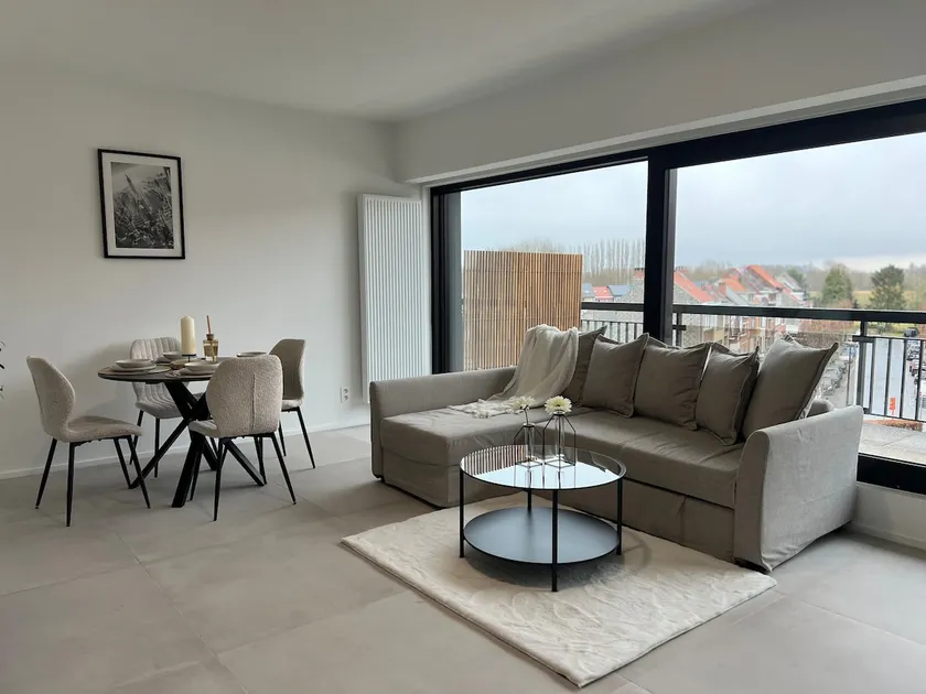 Luxury Apartment | Near ING Arena & Expo 12 | 2 BR - Image 1
