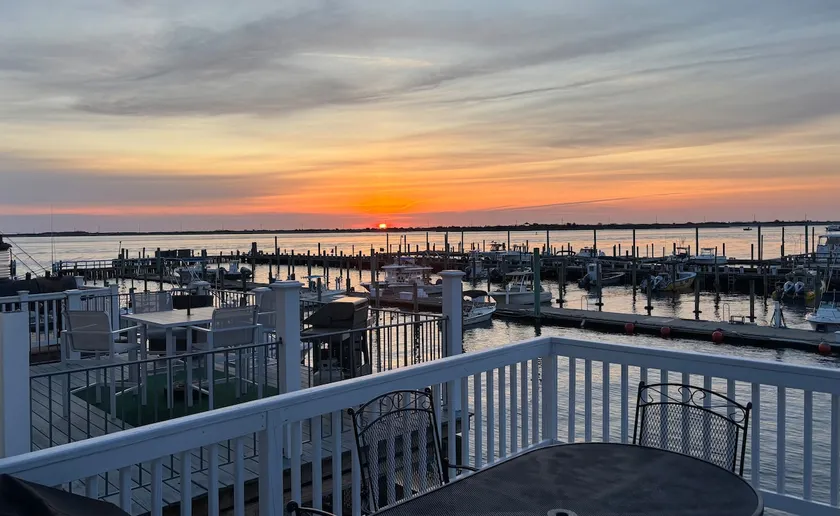 Scenic Bayfront Highlands Haven - Image 1