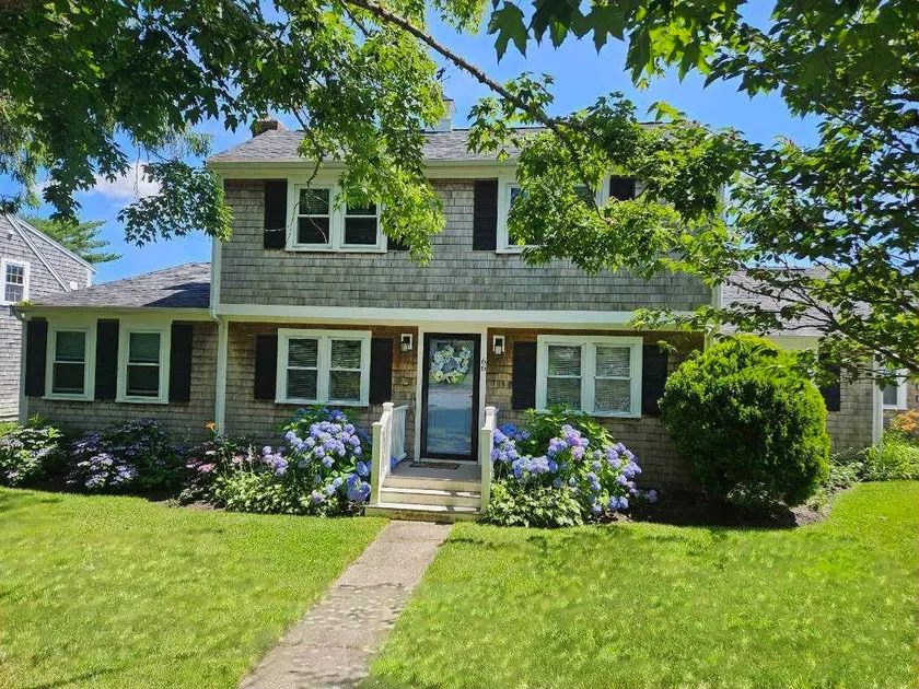 Updated Colonial: Huge Yard, Firepit & WiFi - Image 1