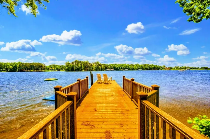 Lakefront Log Cabin at Lake Anna, Dock, Deck - Image 1