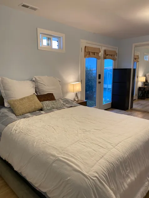 2 bedroom suite in South San Francisco - Image 1