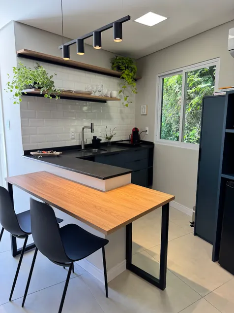 Apartment with 1 bedroom, kitchen and living room in downtown Laguna - Image 1
