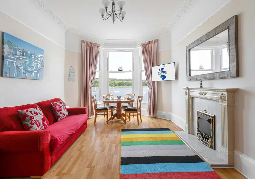 Seafront Village Apartment with Panoramic Views - Image 1