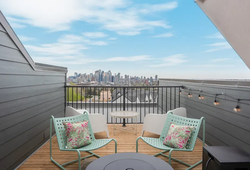 Luxury city skyline view New Corner Townhome - Image 1