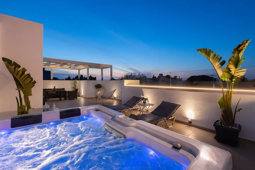 Sunny Palm Villa - Image 1