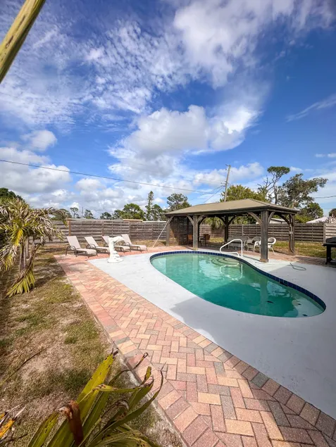 Dolphin Inn near Englewood Beach - Image 1