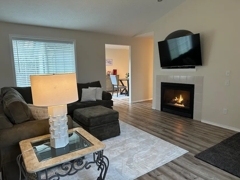 Kozy Keizer Getaway w/ Fireplace - Image 1