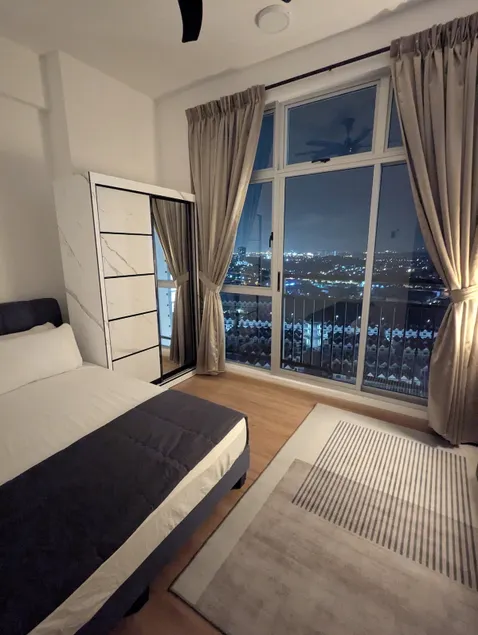 Shines GuestHouse 1Br Hi-Privacy Condo - Image 1