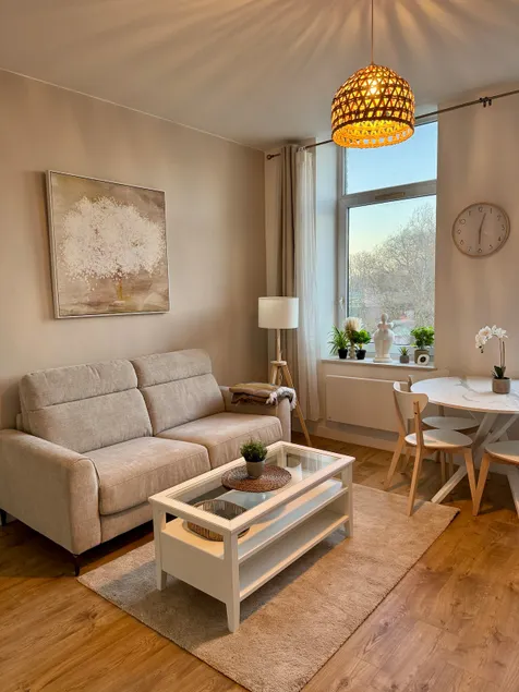Le National Downtown Apartment + Private Parking - Image 1