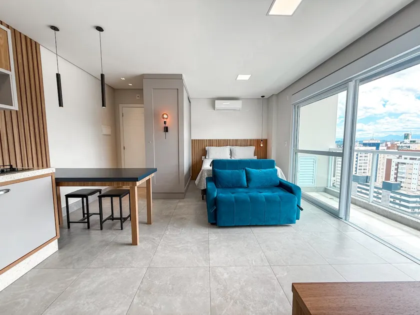 Studio 1302 | City View - Image 1