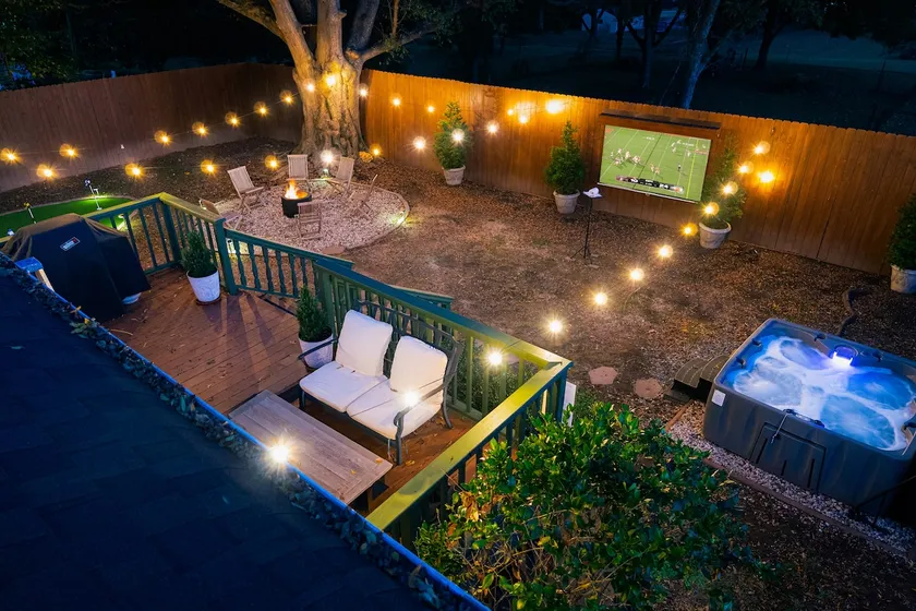 Speakeasy, Hot Tub, Putt Putt, Outdoor Theatre, 8 minutes from Downtown Greenville - Image 1