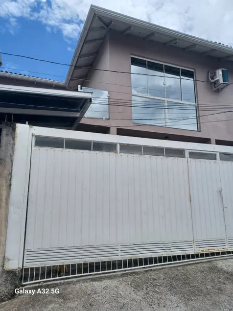 Entire house in Coral - Image 1