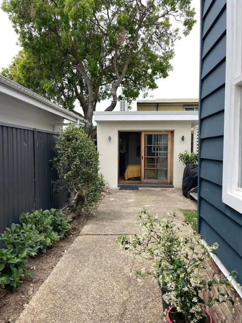 Kuranulla ‘Place of pink seashells’ cottage - Image 1